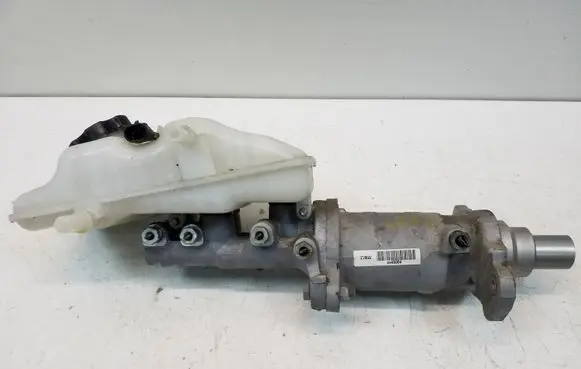 Master brake cylinder