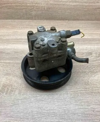 Mitsubishi Eclipse Power steering pump MN101061