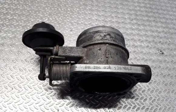 Volkswagen Polo III 6N 6N2 6NF Engine shut-off valve 028128063