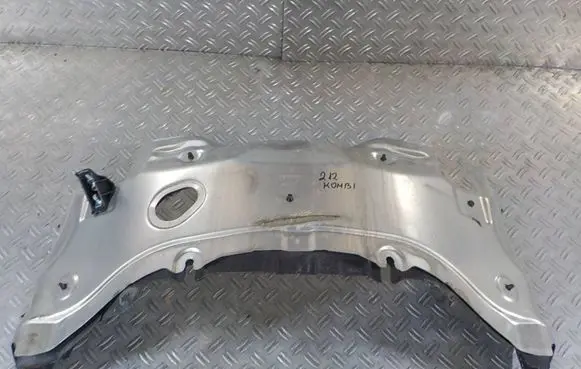 Mercedes-Benz E W212 Heat shield in engine bay A2126280255