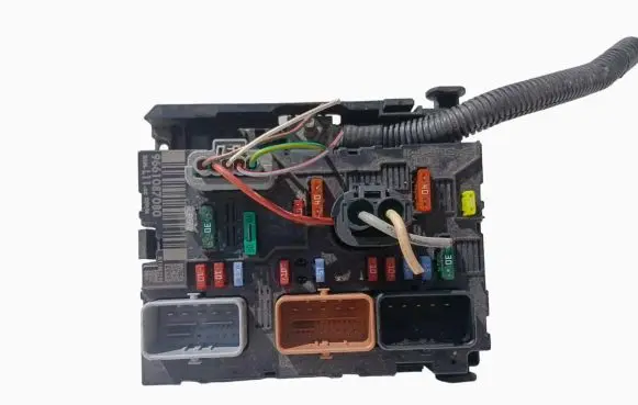 Peugeot 307 BSM Control unit 9661087080
