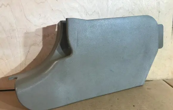 Foot area side trim