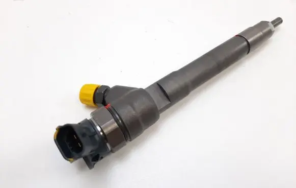 Renault Trafic III (X82) Fuel injector 0445110546 HMLGT1205R