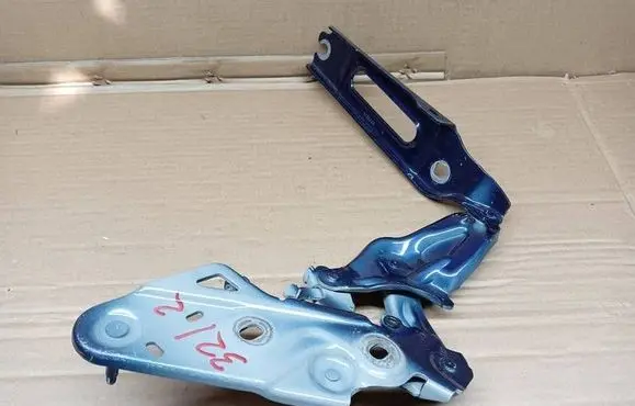 Porsche Macan (95B) Engine bonnet/hood hinges 95C823302