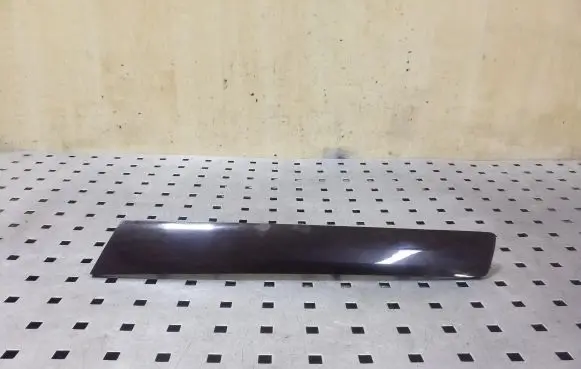 Volkswagen Touareg II Front door trim bar 7P6867440B