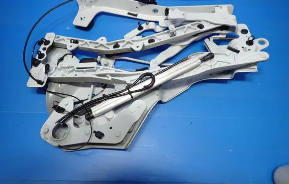 Renault Megane III Tailgate/trunk/boot hinge