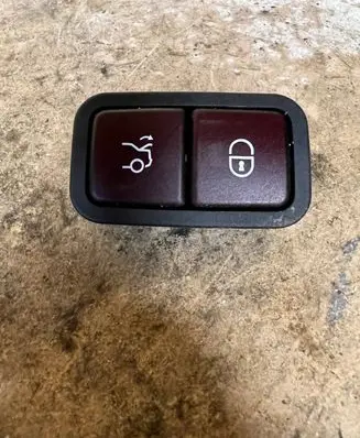 Mercedes-Benz S W221 Tailgate/boot open switch button 2208211479 32132101