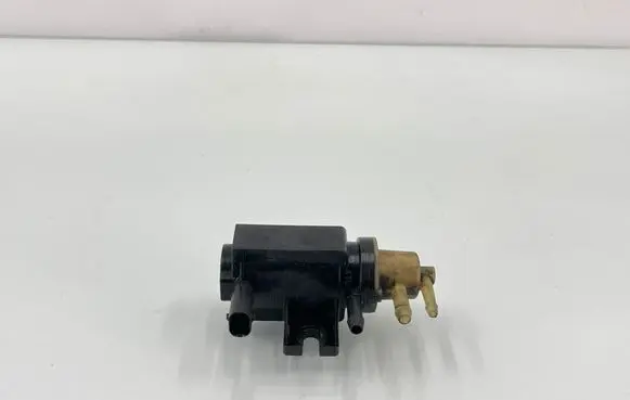 Mercedes-Benz E W212 Turbo solenoid valve A0071531428 70078203