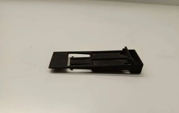 BMW 5 E60 E61 Radiator mount bracket 7788324