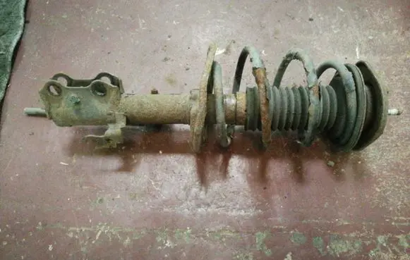 Toyota Auris 150 Front shock absorber/damper