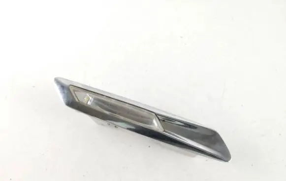 BMW 5 F10 F11 Front fender indicator light 7154167 7154169 01038701