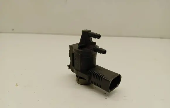 Audi A4 S4 B8 8K Turbo solenoid valve 1K0906283A