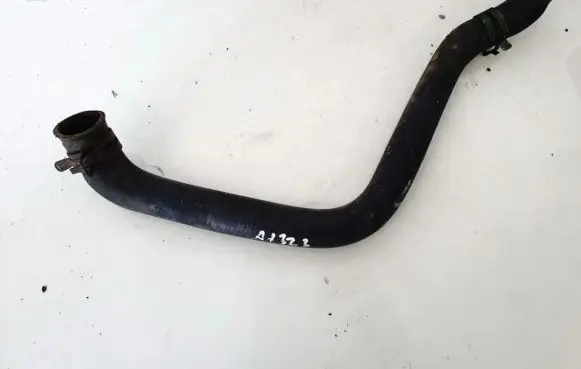 Volkswagen PASSAT B3 Engine coolant pipe/hose