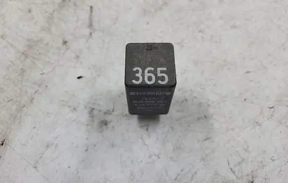 Audi A6 S6 C4 4A Other relay 8D0959257