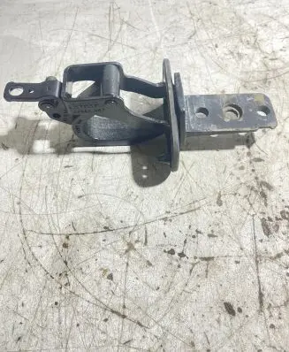 Volvo V70 Tailgate/trunk/boot hinge 312184256 AASSAUK5