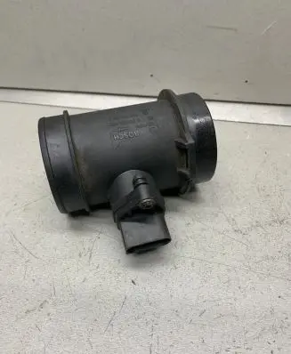 Audi A4 S4 B5 8D Mass air flow meter 059906461E 0281002429