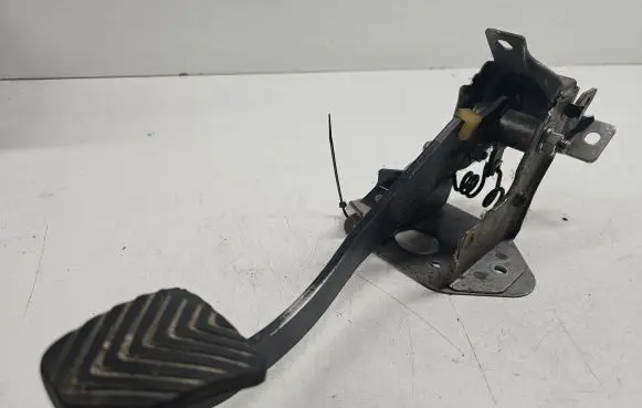 Hyundai Santa Fe Clutch pedal 
