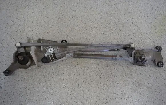 Mitsubishi ASX Front wiper linkage 