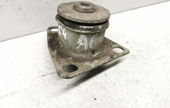 Audi A6 S6 C4 4A Engine mount bracket