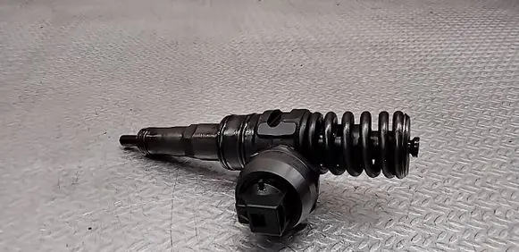 Audi A4 S4 B6 8E 8H Fuel injector 038130073BA