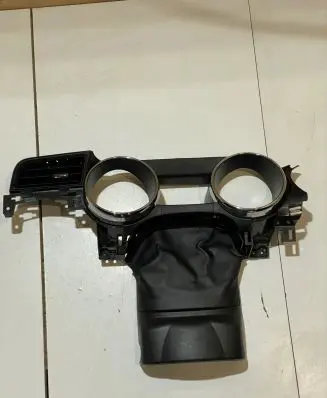 Ford Mustang VI Dashboard trim FR3B63044D70B