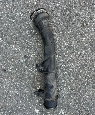 Peugeot 308 Turbo air intake inlet pipe/hose 9810958380