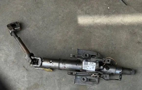 Volkswagen Golf IV Steering wheel axle 1J1419501EG 1J0419561L