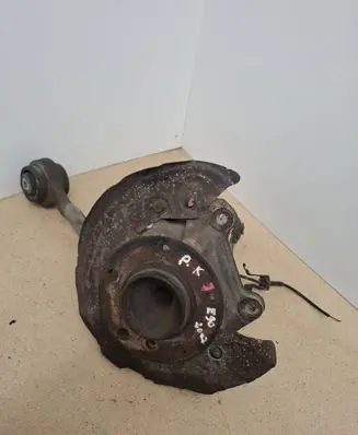 BMW 3 E90 E91 Front wheel hub 6764443 12201210