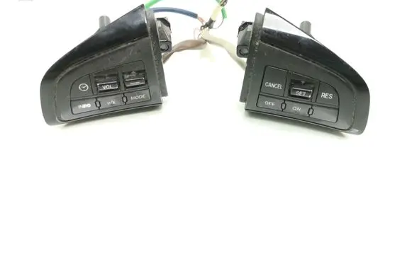 Steering wheel buttons/switches