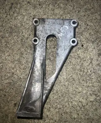 BMW 5 E34 Engine mounting bracket 1136537