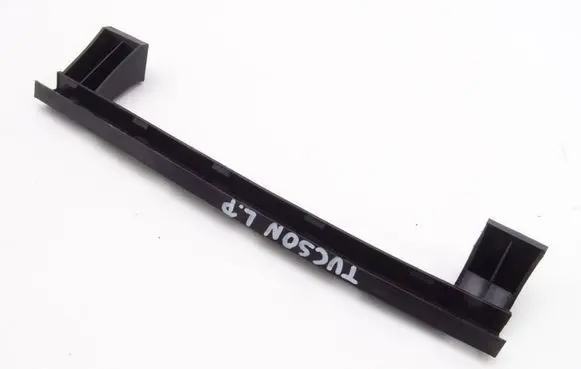 Hyundai Tucson JM Door glass rail 82560-2E000