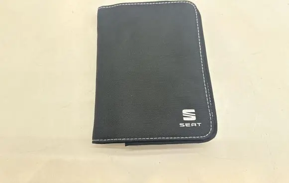 Seat Arona Owners service history hand book 00D14883