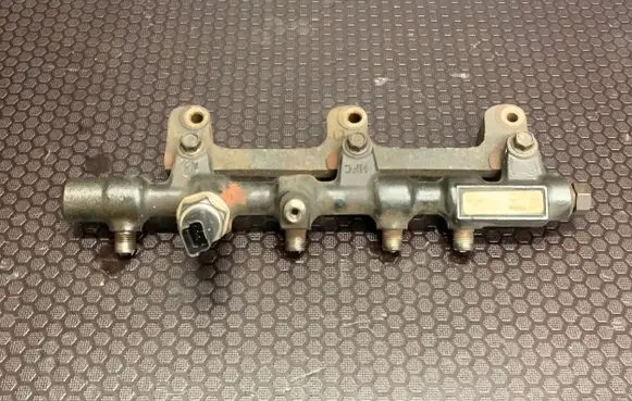 Hyundai Terracan Fuel main line pipe 315004X500