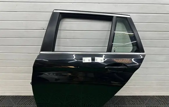 BMW 5 G30 G31 G38 Rear door 7408965