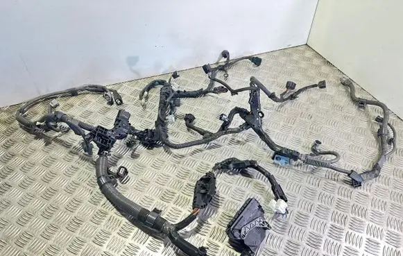 Toyota Auris E180 Engine installation wiring loom 821210Z340 82121 821210Z