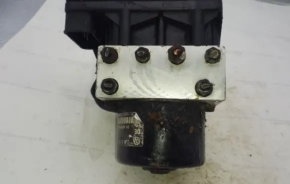 Volkswagen Golf IV ABS Pump 1J0907379G 10094903403 1J0614117C