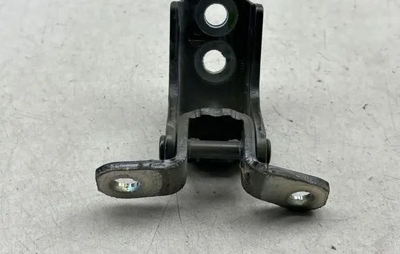 Nissan Murano Z52 Front door upper hinge T120032
