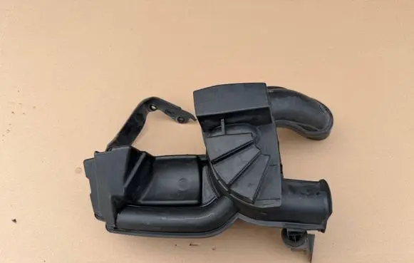 Renault Scenic III - Grand scenic III Intake resonator 8200923124