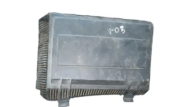BMW 5 E39 Air filter box cover 8379627
