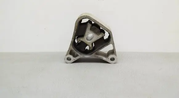 Mercedes-Benz B W246 W242 Engine mount bracket ZGS008