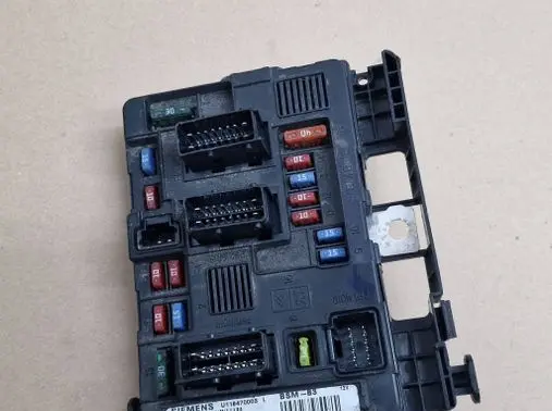 Citroen Berlingo Fuse module 9650618480