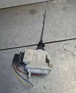 Volkswagen PASSAT B3 Central locking motor 357862153H
