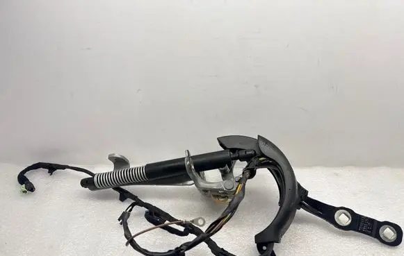 BMW 5 G30 G31 Tailgate/trunk/boot hinge 7390413