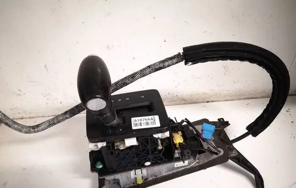 Volkswagen Touareg I Gear shifter/selector 7l6713025c
