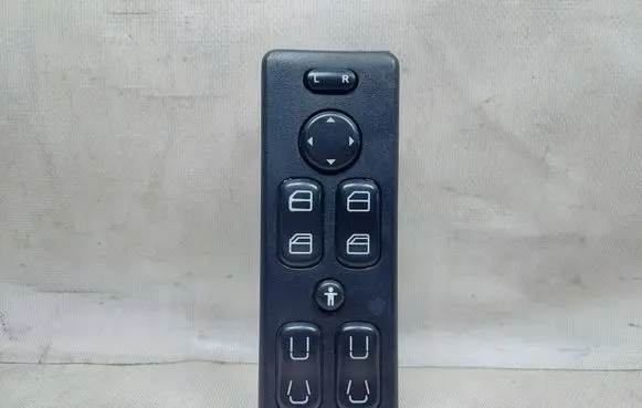 Mercedes-Benz Vito Viano W638 Electric window control switch 0045459207