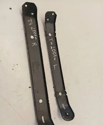 Volkswagen Transporter - Caravelle T4 Front bumper mounting bracket 7D0807045 7D0807046A