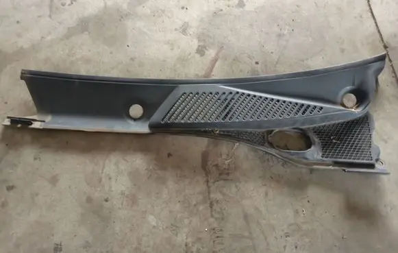 Peugeot 106 Wiper trim 93116S02 7700410608
