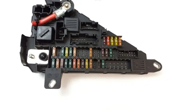 BMW 5 E60 E61 Fuse module 6906618 690661804