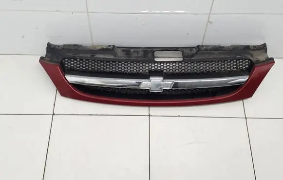 Chevrolet Lacetti Front bumper upper radiator grill 96547129