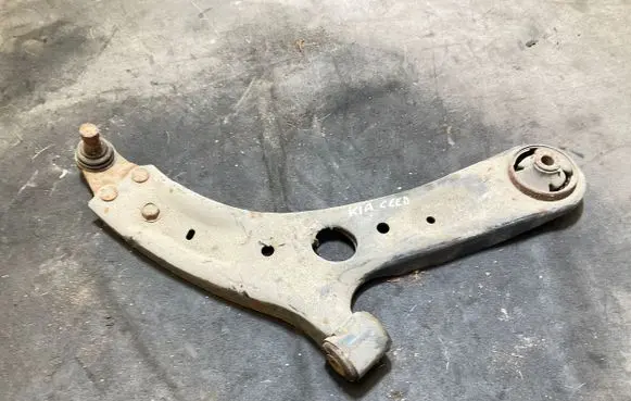 KIA Ceed Front lower control arm/wishbone